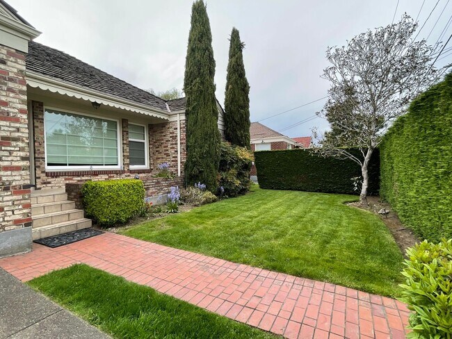 Photo - 4bd/2ba Seattle Home