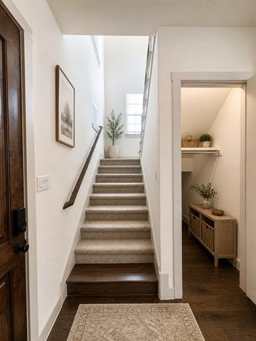 Photo - 1066 Fullerton Dr