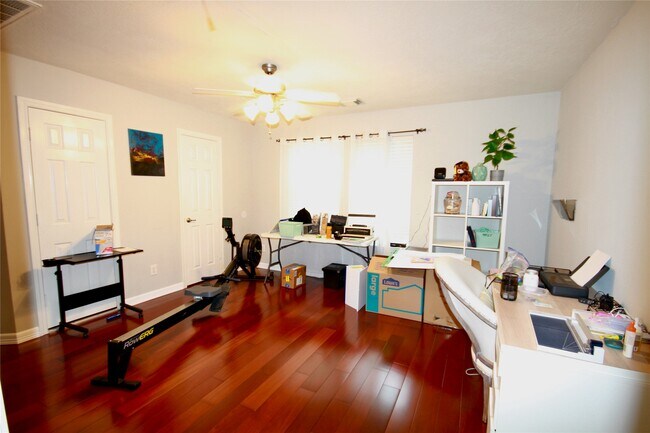 Photo - 18118 Yellowstone Trail