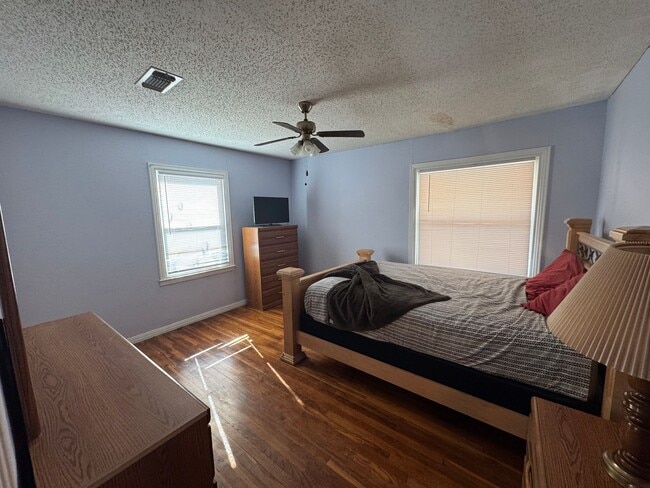 Photo - fully furnished 3-bedroom, 2-bathroom