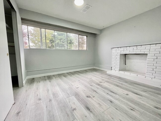Building Photo - 2139 Tyner St