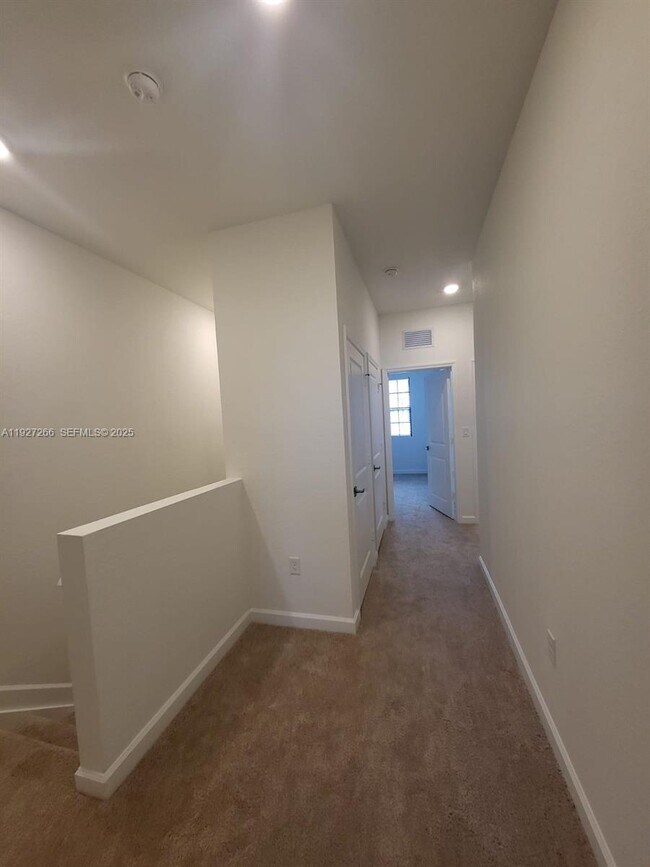 Photo - 1137 SW 6th Ct