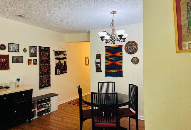 Photo - 497 Sherman Way Unidad Furnished 2BR Condo Near Emory