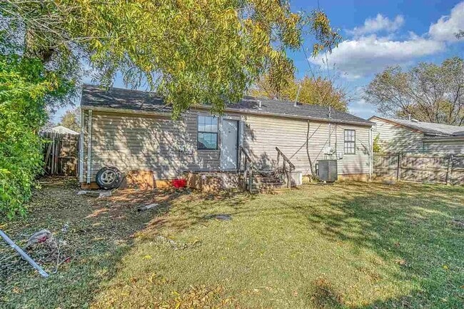 Photo - 2112 NW Bessie Ave