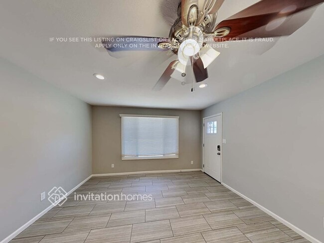 1922 E Balboa Dr