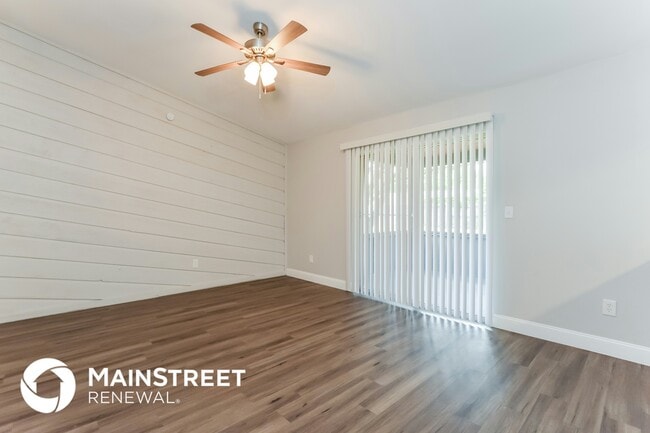 Photo - 220 Odham Dr