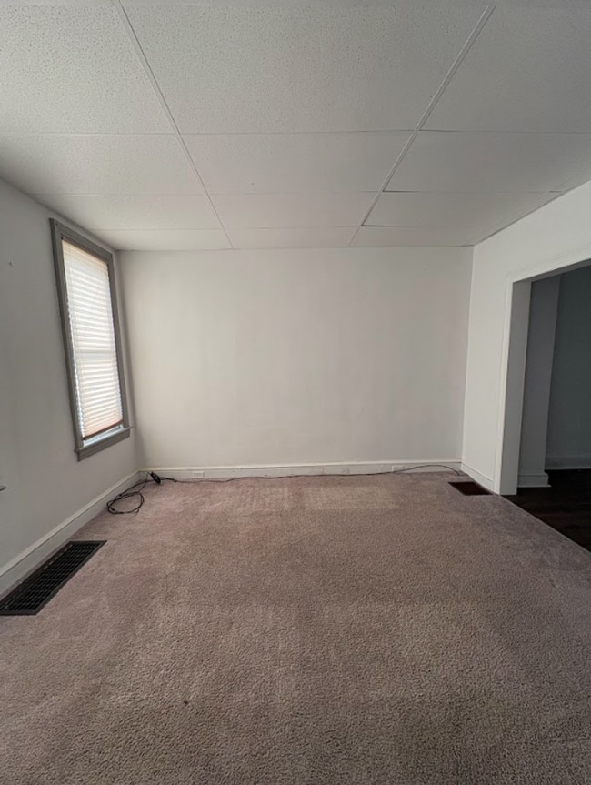 Photo - 3 Bedroom House, Yard, Near Park-York City SD