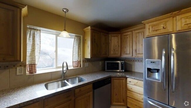 Building Photo - Cozy 2 bed 1 bath basement apartment, Eagl...