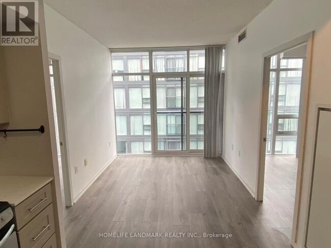 Photo - 36 Lisgar St Unit ph02