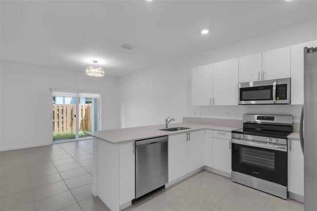 Photo - 105 SW 184th Ave