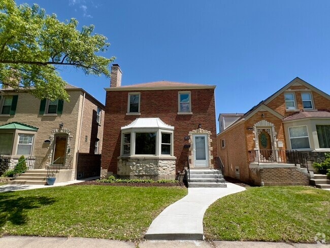Building Photo - 1831 N Newcastle Ave Rental