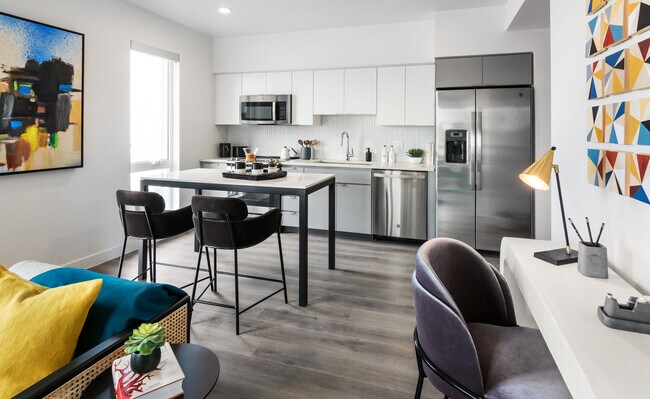 Photo - Hudson on Farmer/LeaseCo, LLC