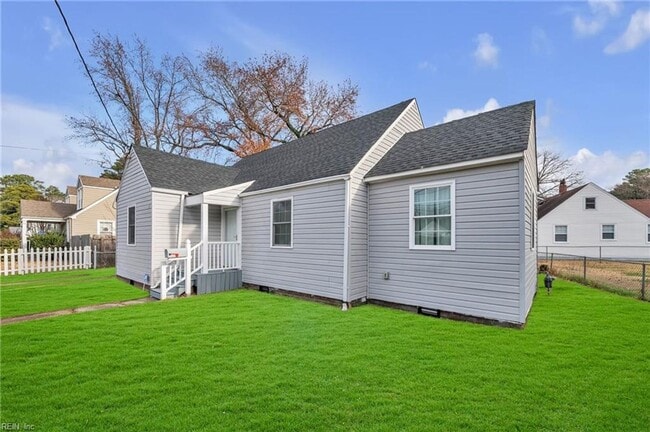 Building Photo - Charming & Fully Updated 4-Bedroom Home – ...