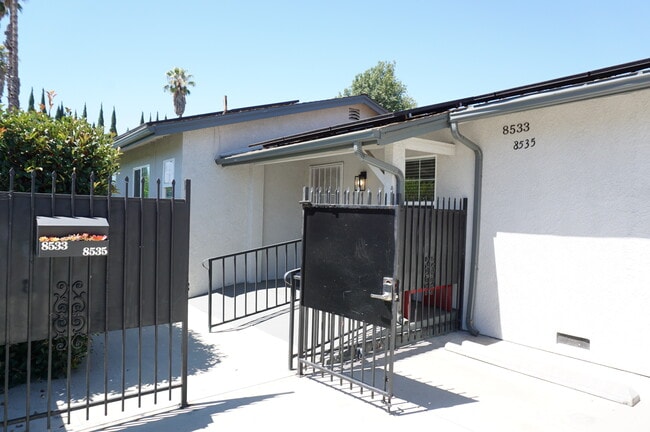 Photo - 8533 Woodley Ave