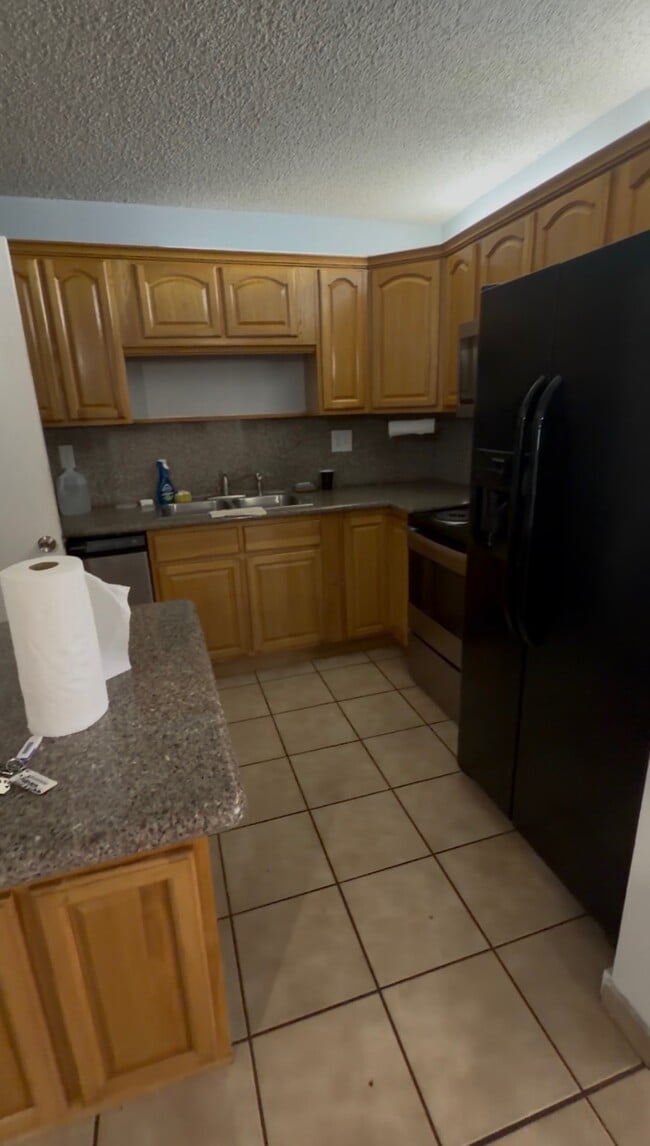 Building Photo - 12831 SW 43rd Dr Unit Miami apt
