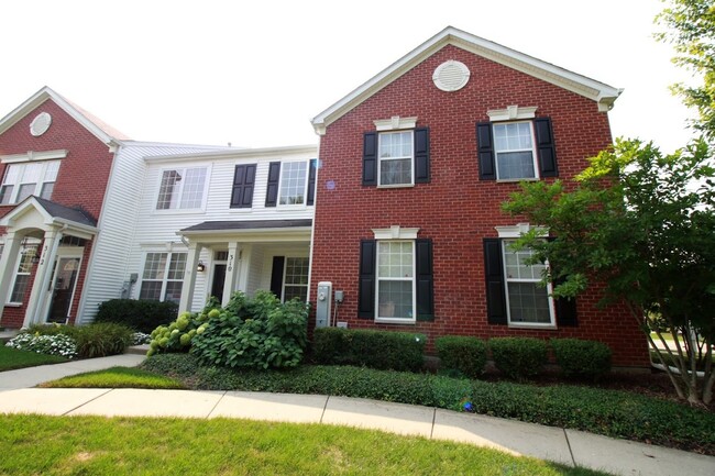 Photo - 310 Fieldstone Ct Townhome