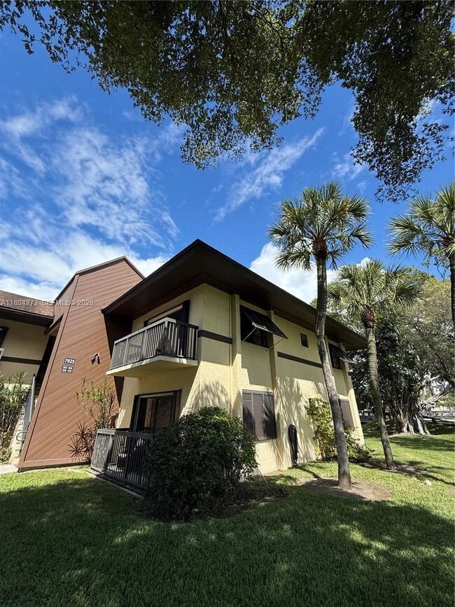 Building Photo - 7925 SW 86th St Unit 925