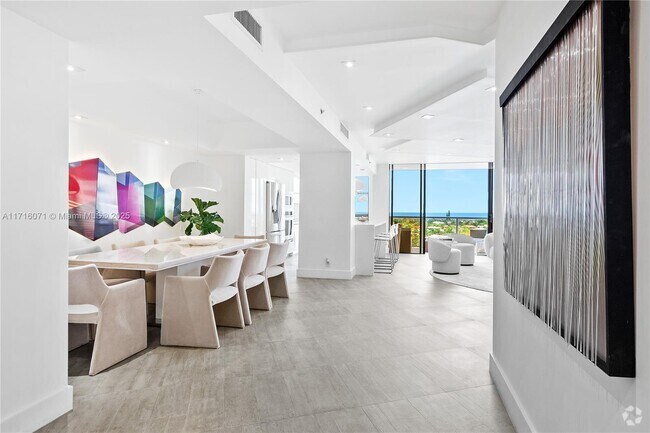 Building Photo - 20281 E Country Club Dr Unit 808 Rental