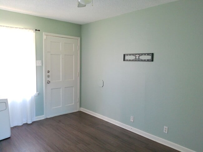Photo - 4006 McArdle Rd