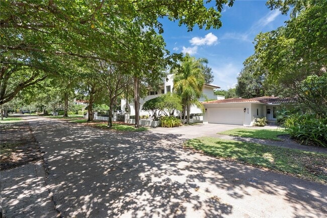 Photo - 605 Altara Ave