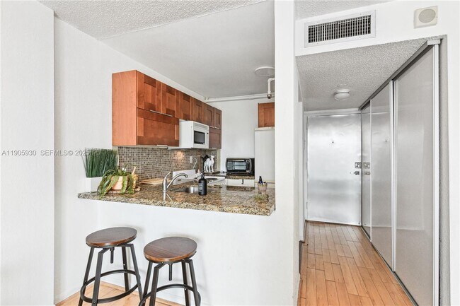 Photo - 1035 West Ave Unit 506