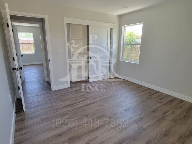 Photo - Modern 3 Bedroom Back House