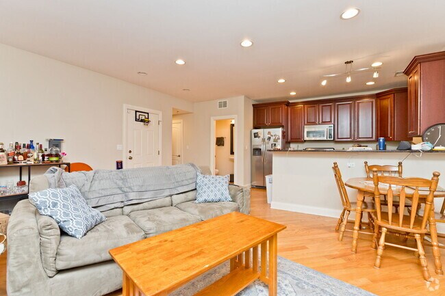 Building Photo - 2414 W Moffat St Unit 1 Rental
