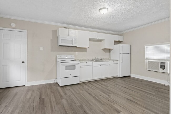 Photo - 1709 W 4th St