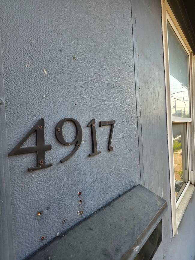 Building Photo - 4917 Reno St