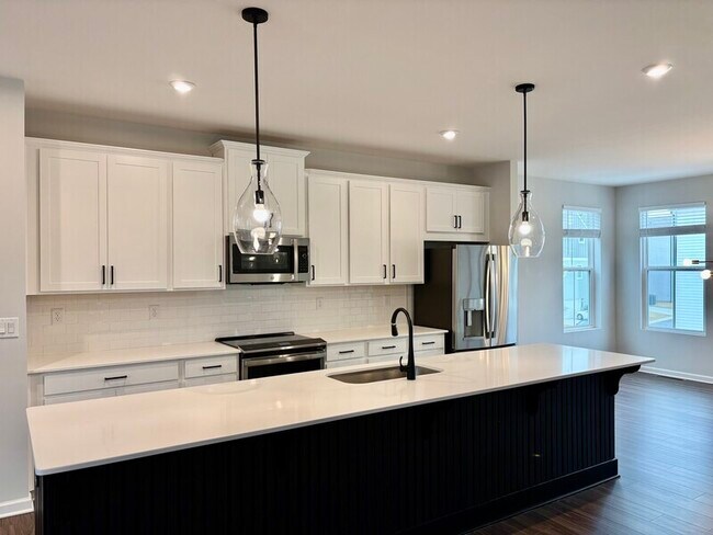 Photo - 1465 Creekside Cir NW