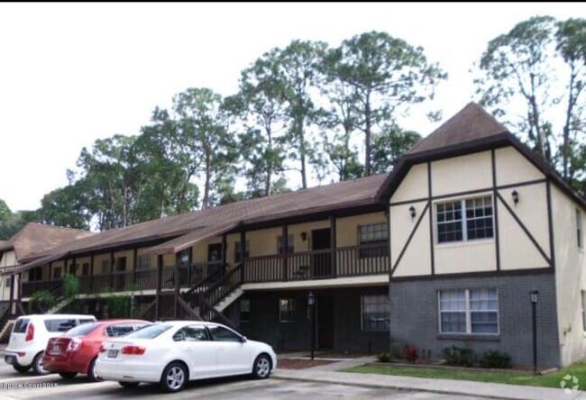 Building Photo - 3029 Sir Hamilton Cir Unit 7 Rental