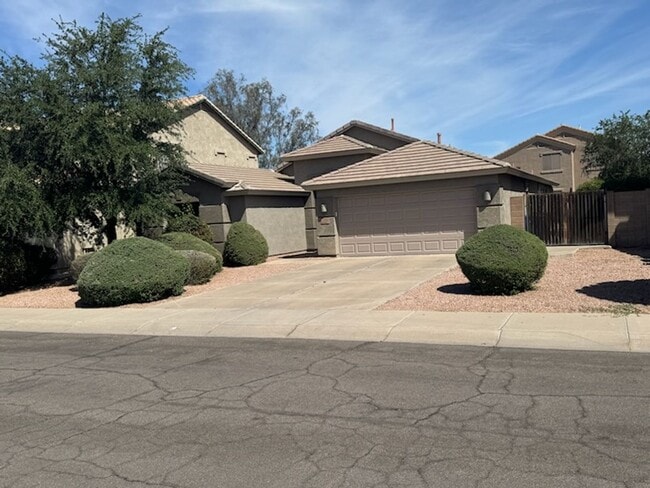 Building Photo - Chandler 4 bed 2 bath