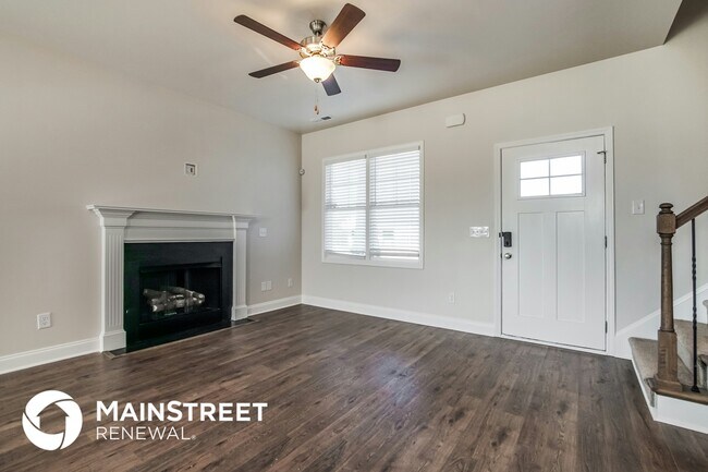 Photo - 187 Day Lily St