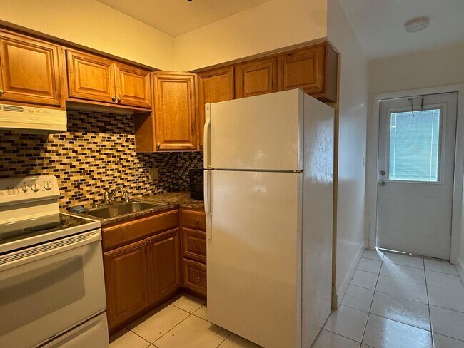 Photo - 3850 NE 21st Way Unidad 53