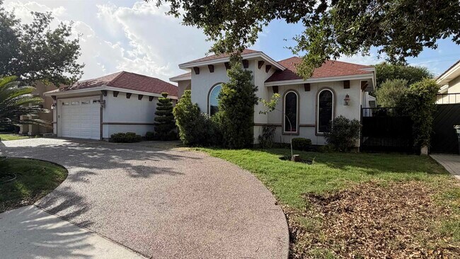 Photo - 180 Lake Carnegie Ct