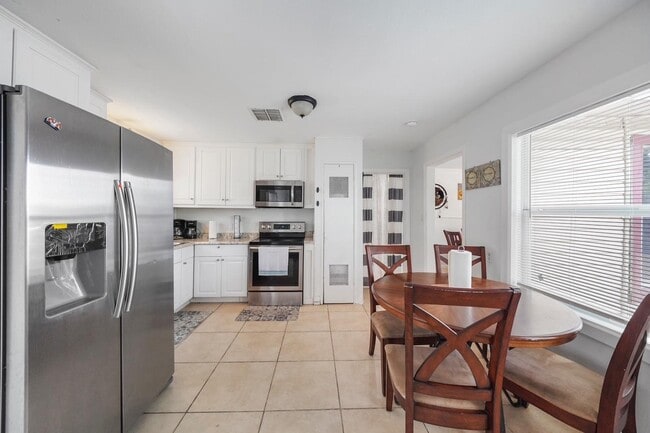 Photo - 8041 Howard Dr Unit 1