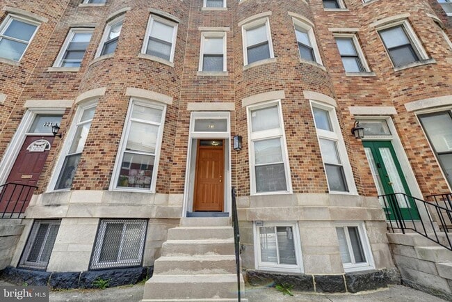 319 E 22nd St