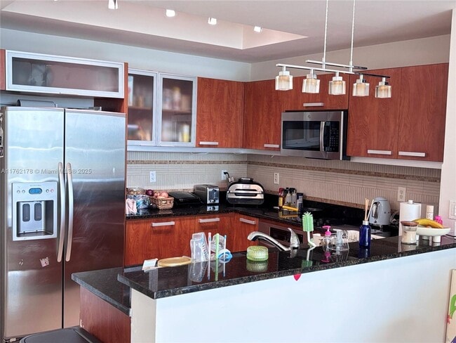 Building Photo - 3131 NE 188th St Unit 1-809 Rental
