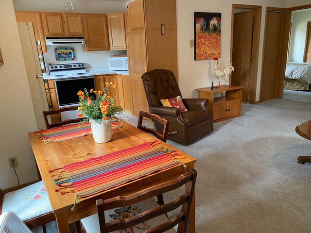 Building Photo - 150 Flathead Lodge Rd