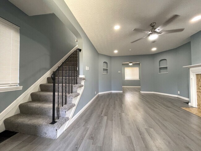 1285 Linwood Ave