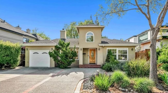 Building Photo - Spacious 4 Bed, 4 Bath Executive Home on Peaceful Cul-de-Sac!