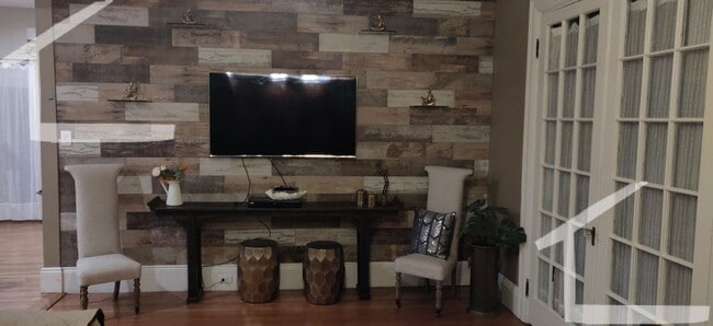 Photo - Lovely, De-leaded 3-bed, 2-bath Newton Apartment