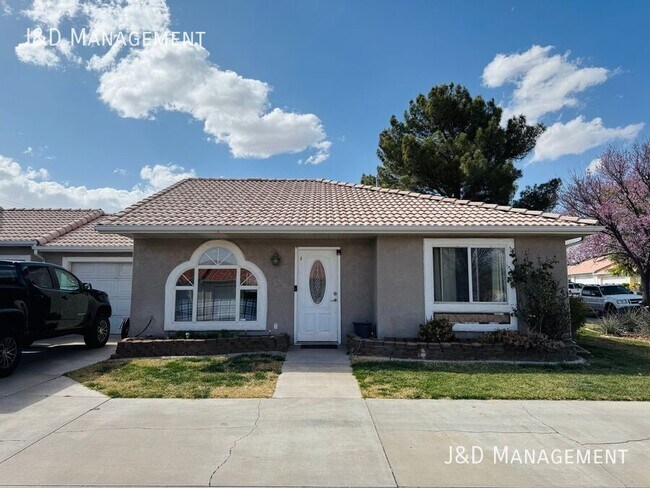 Photo - Newly Remodeled Mostly Furnished Attached ... Unidad A