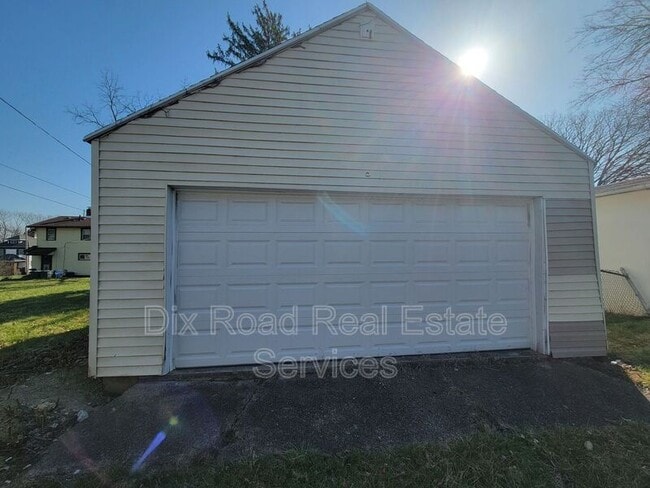 Photo - 109 N Decker Ave