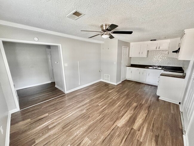Photo - 1407 Ferguson Rd