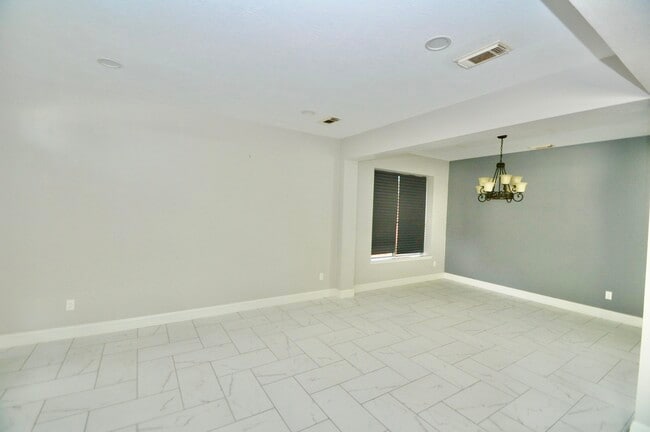 Photo - 8819 Hedgestone Ct