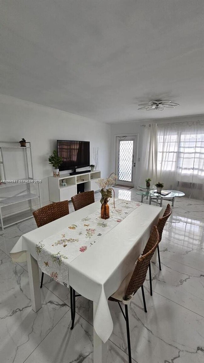 Photo - 340 Oakridge S Unit 340