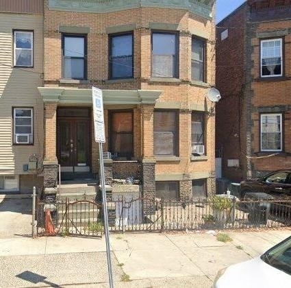 Building Photo - 32 Irving St Unit 2 Rental