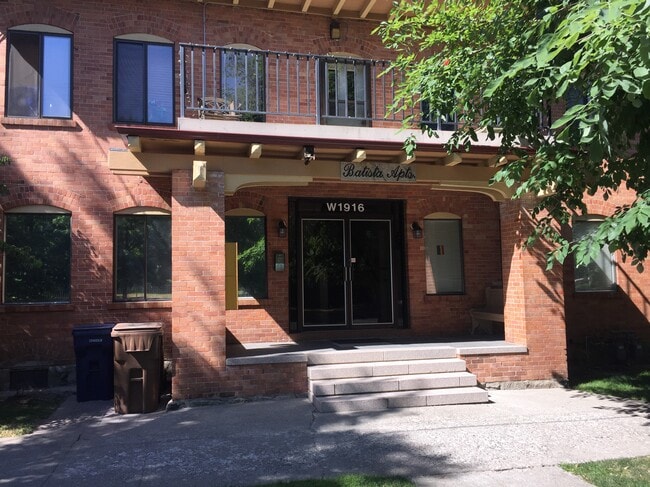 Battista Apartment - 1916 W Riverside Ave Unit 4