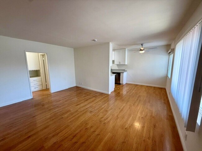 459 Orange Ave #9